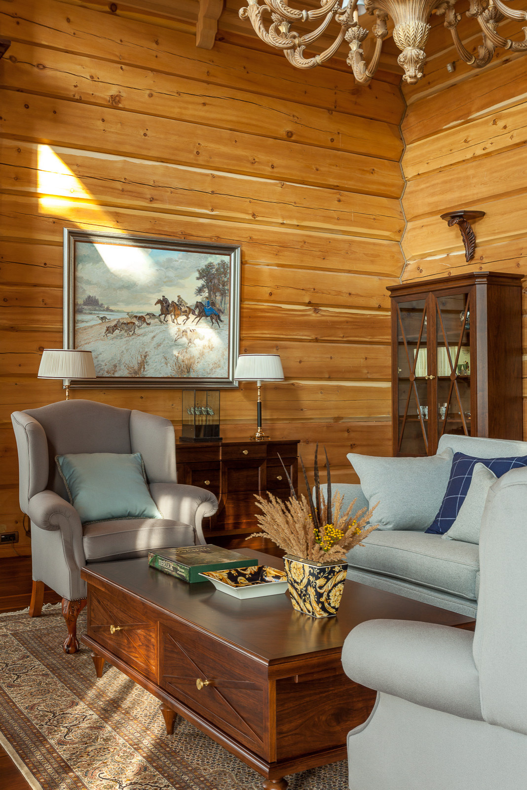 Деревянный дом в классическом стиле