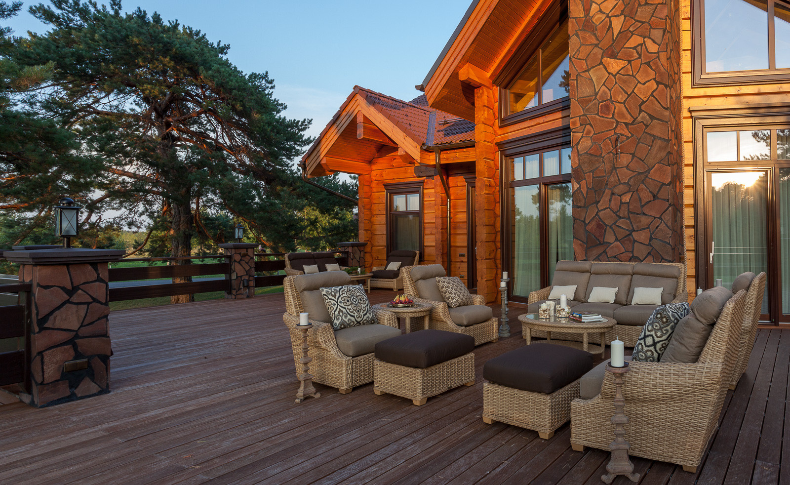 Деревянный дом в классическом стиле