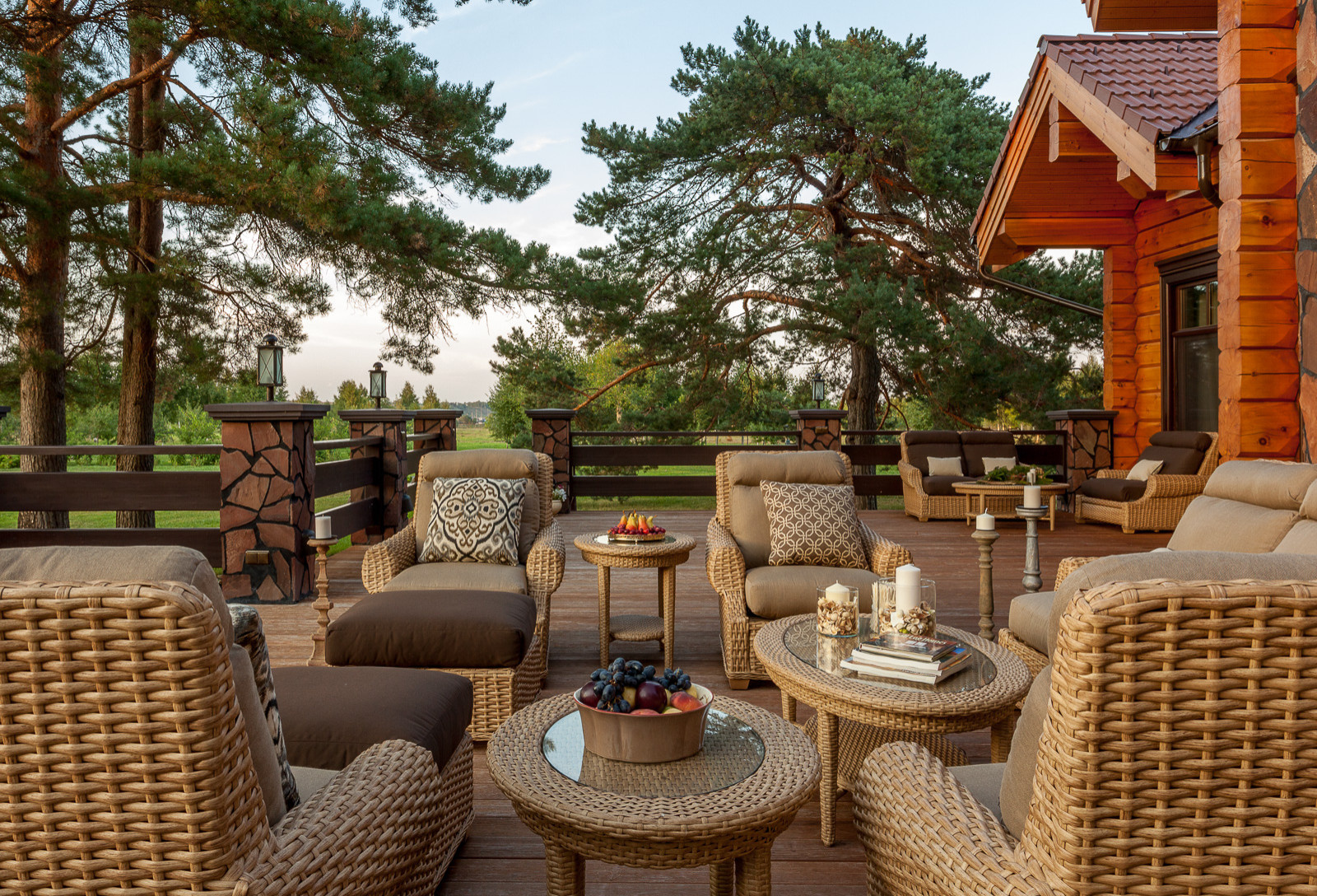 Деревянный дом в классическом стиле