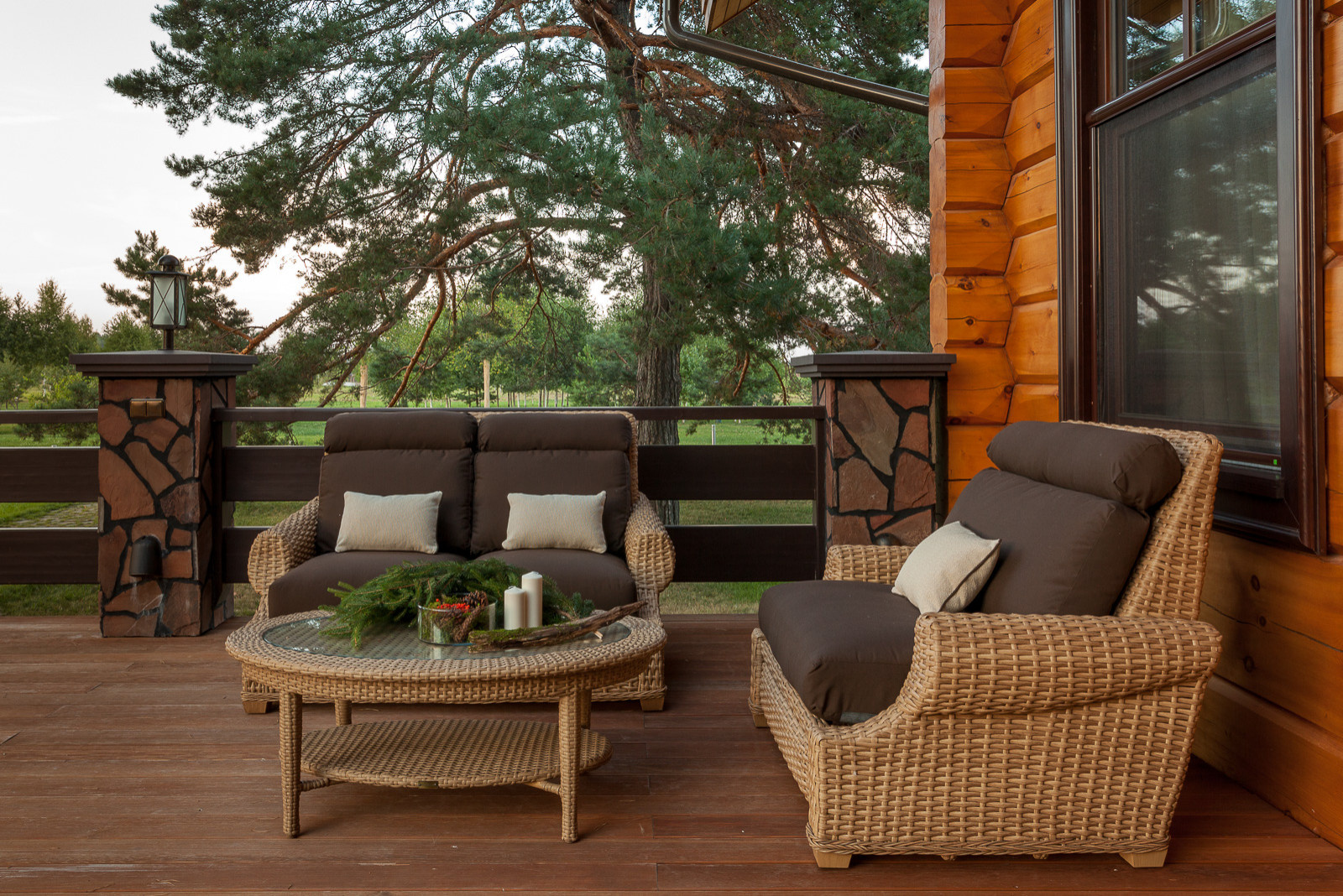 Деревянный дом в классическом стиле