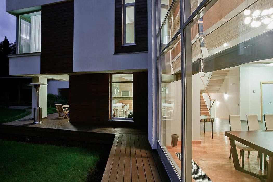 v-house