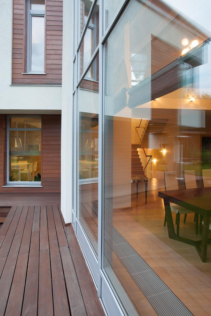 v-house