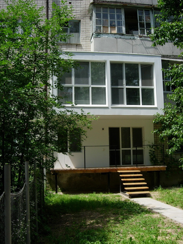 Планировка: Как добавить гигантский балкон к хрущевке