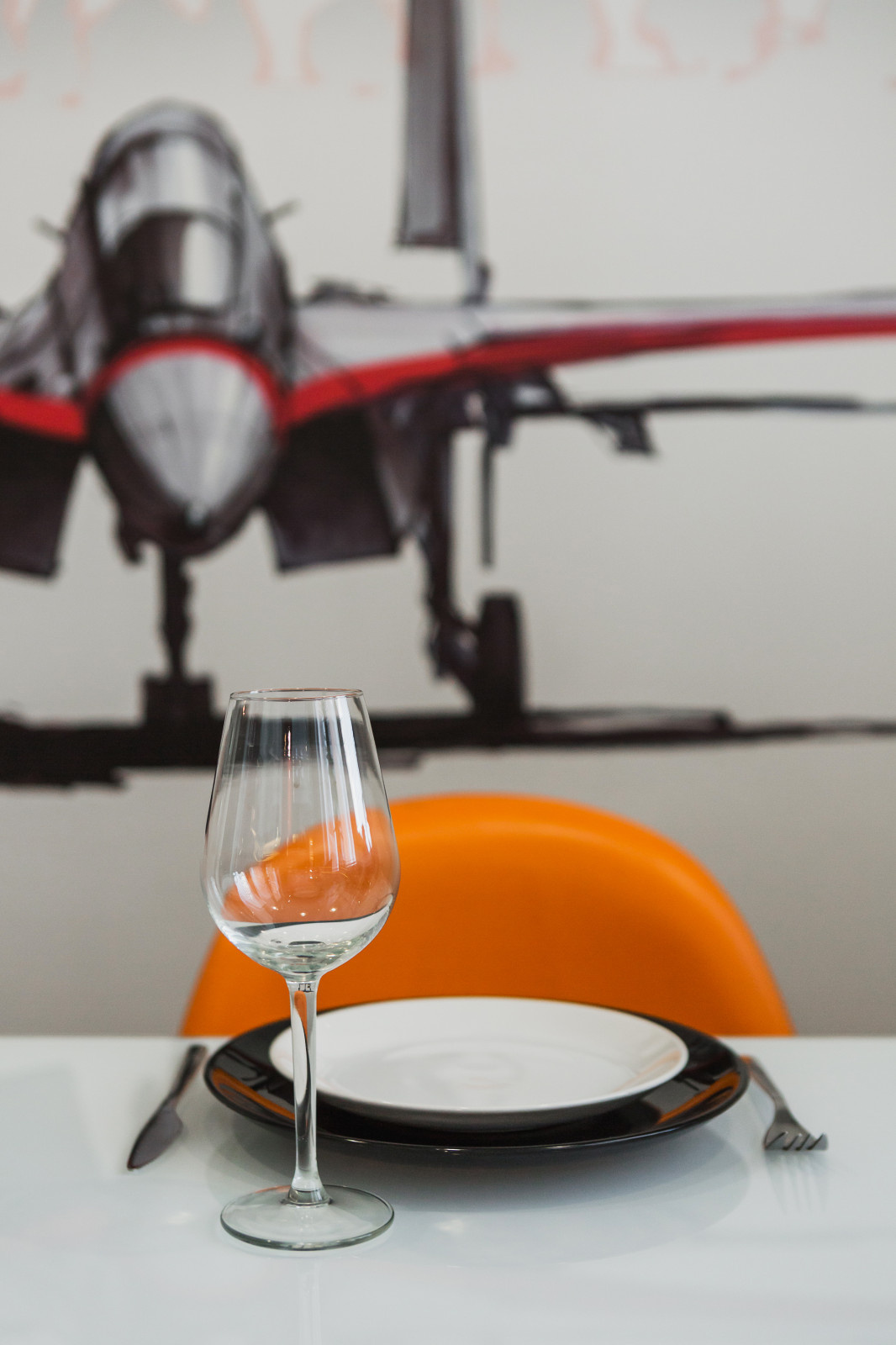 До и после: Самолет и море света на кухне 12 метров для выпускников МАИ