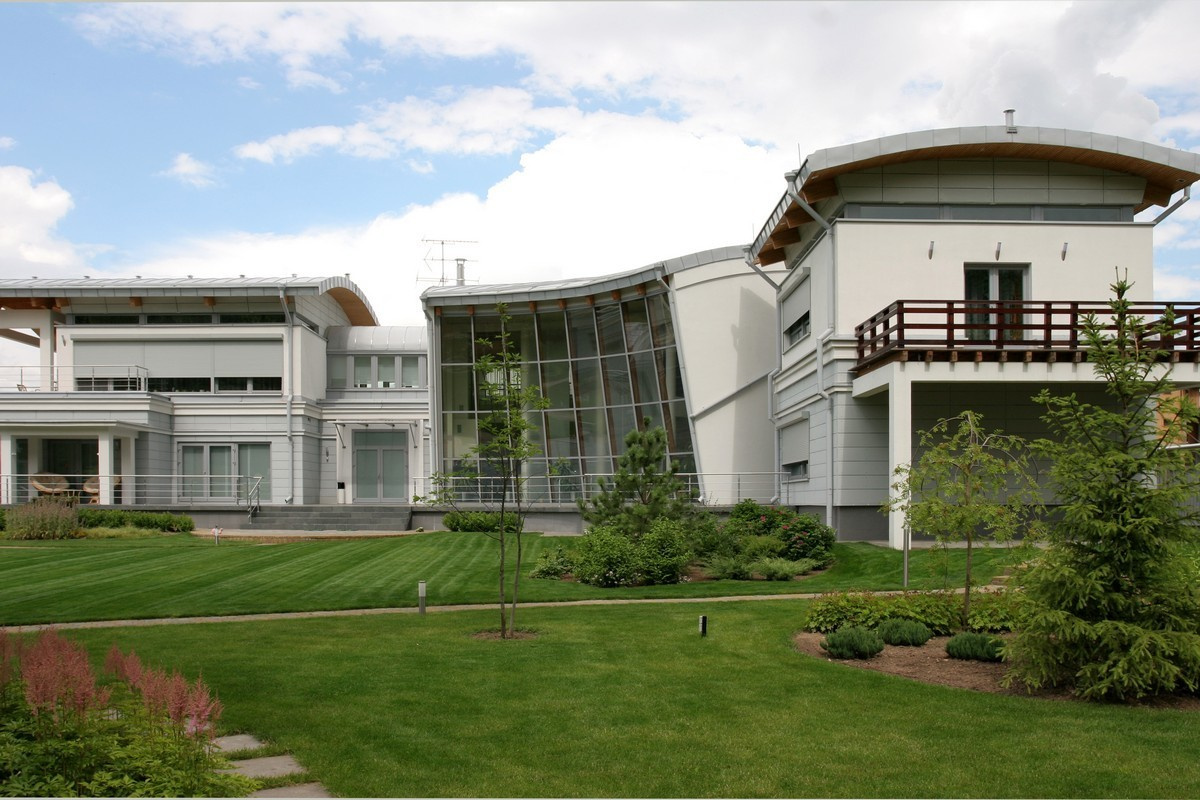 Torus house