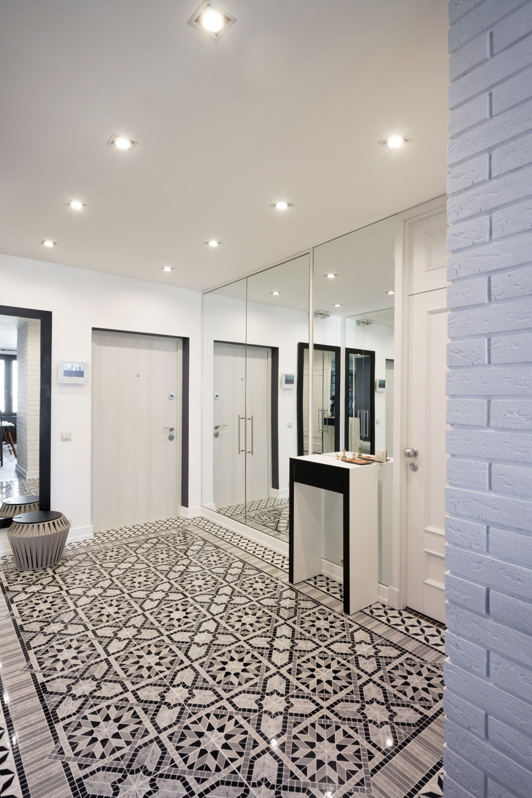 Обложка альбома: 6.ахроматичная