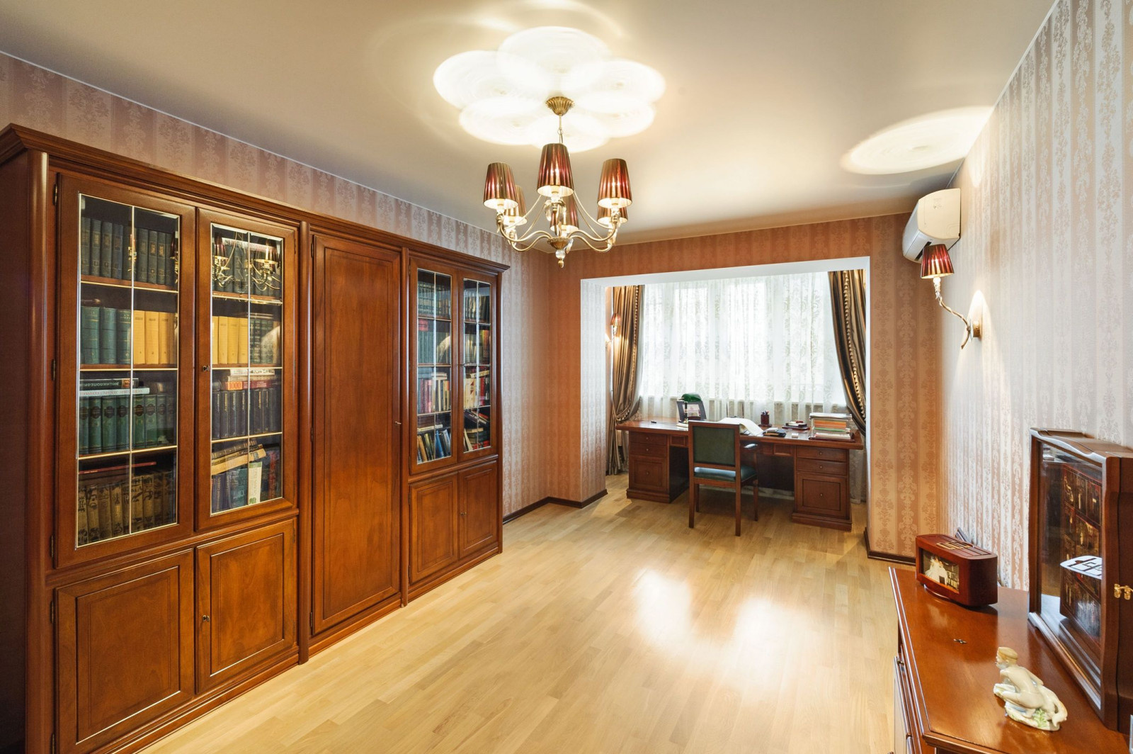 Дизайн интерьера двухуровневой квартиры в Санкт-Петербурге