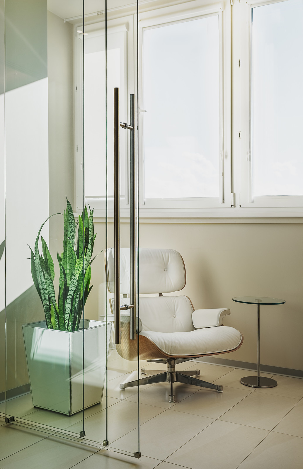 Houzz тур: Квартира со стеклянными перегородками и скрытым гардеробом