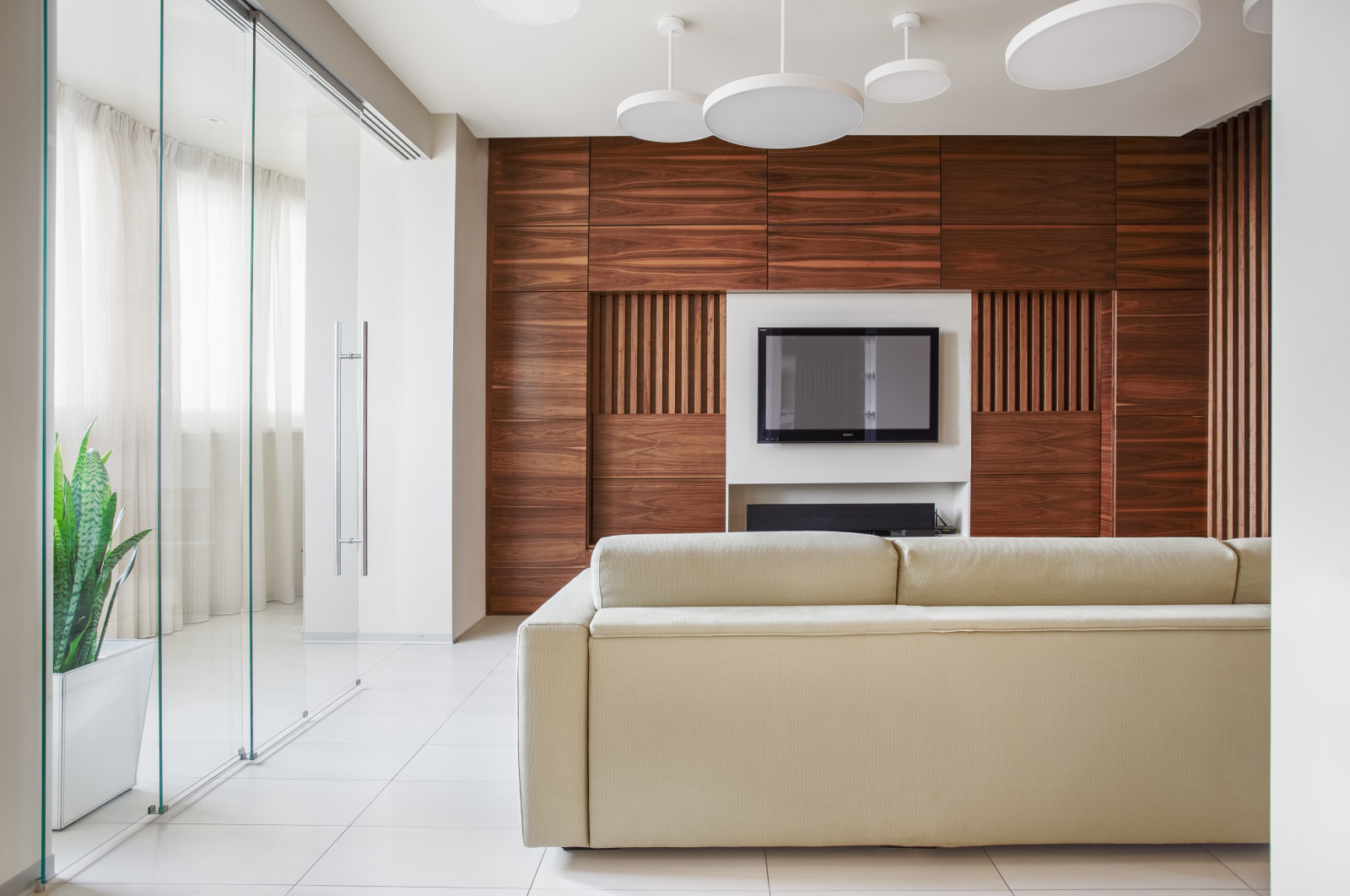 Houzz тур: Квартира со стеклянными перегородками и скрытым гардеробом