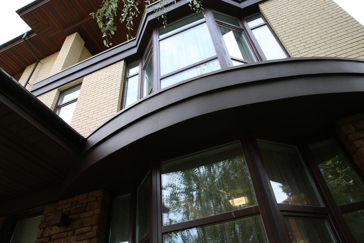 Дом на склоне