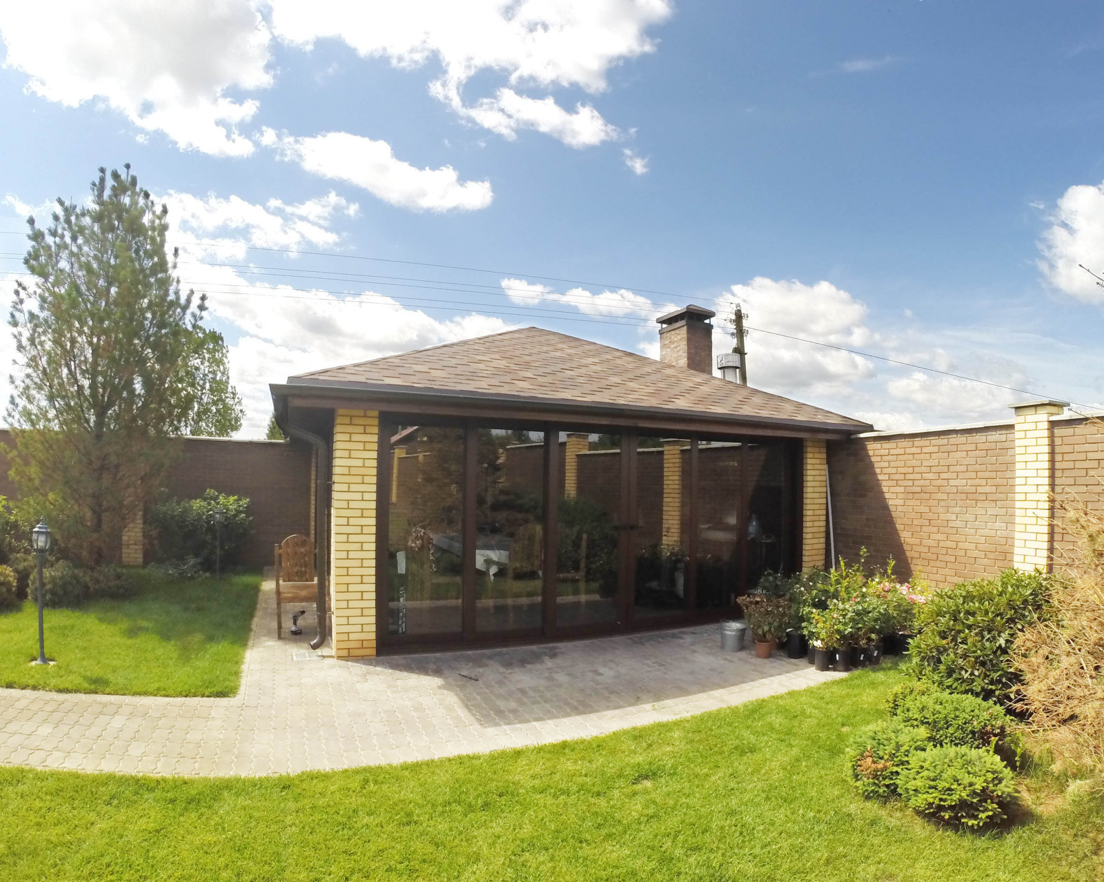 Обложка проекта: остекление беседки. Алюминиевые подъемно-раздвижные двери