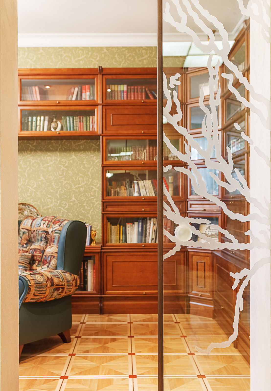 Квартира с архитектурной темой в интерьере