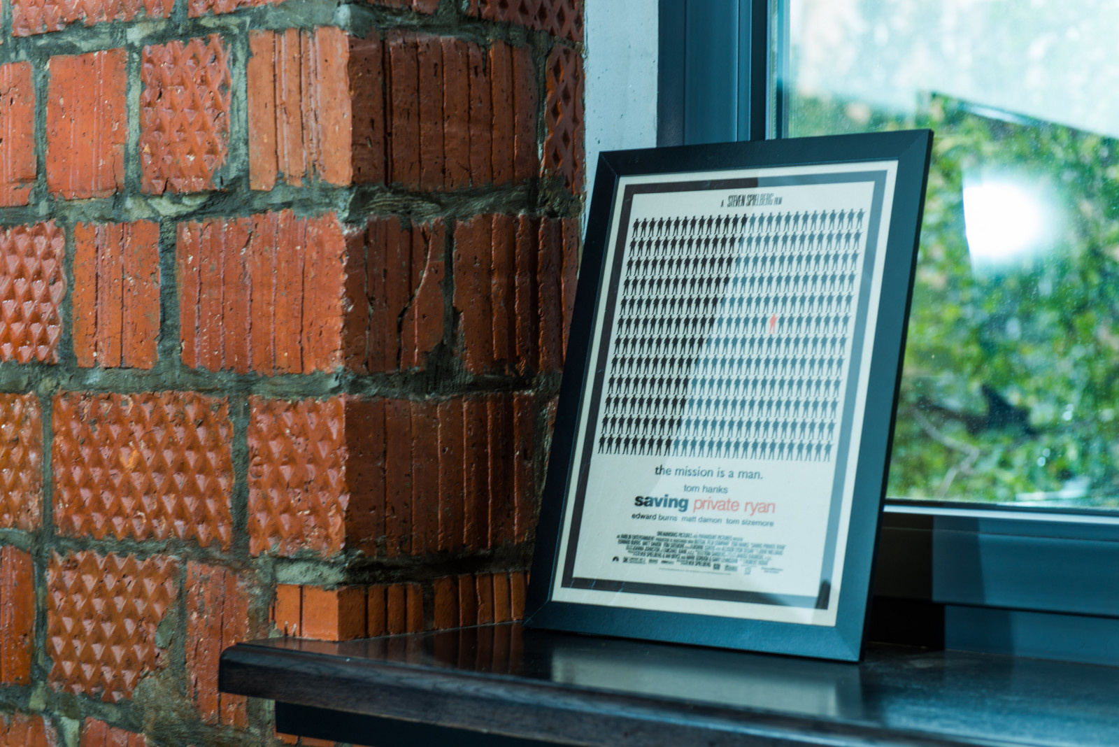 В гостях: Квартира в нейтральных тонах с кирпичной стеной