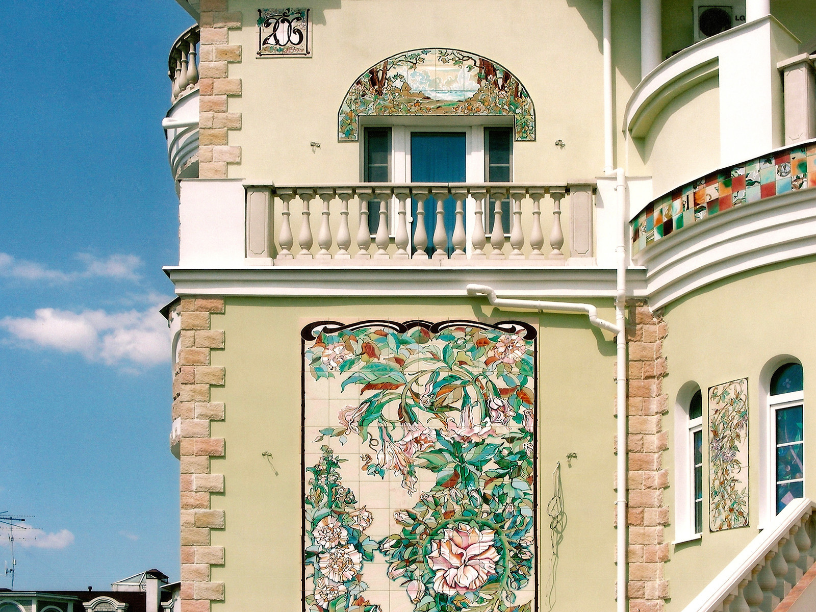 Портрет: Любой каприз на керамике ручной росписи от CreaCeramics