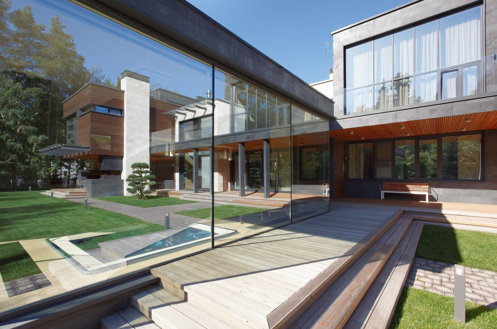 Parallel House