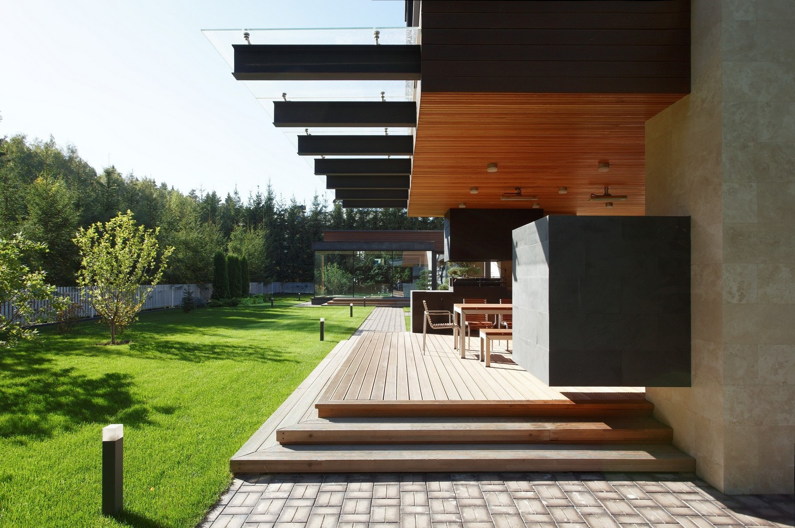Parallel House