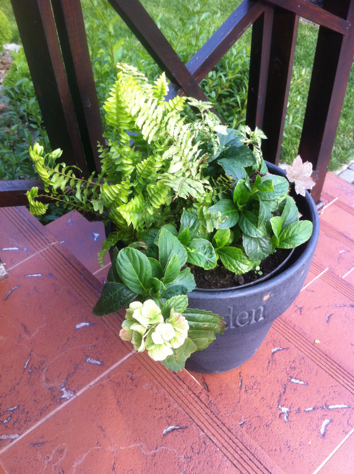 Уличные кашпо