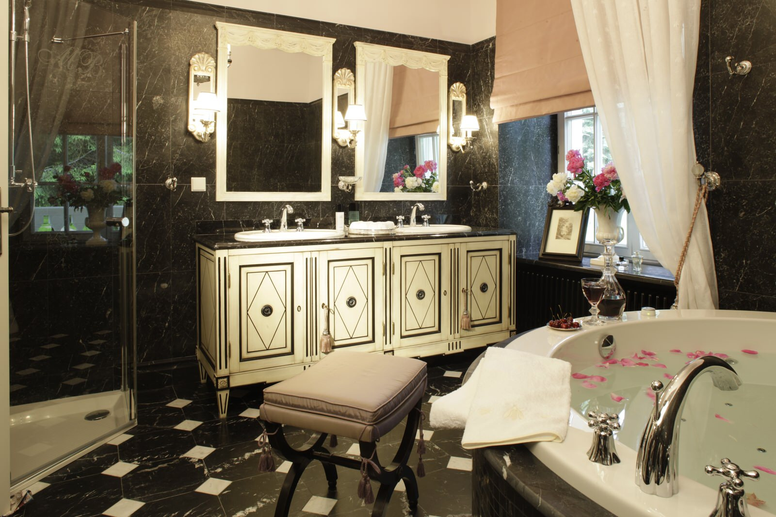 Обложка альбома: ванная