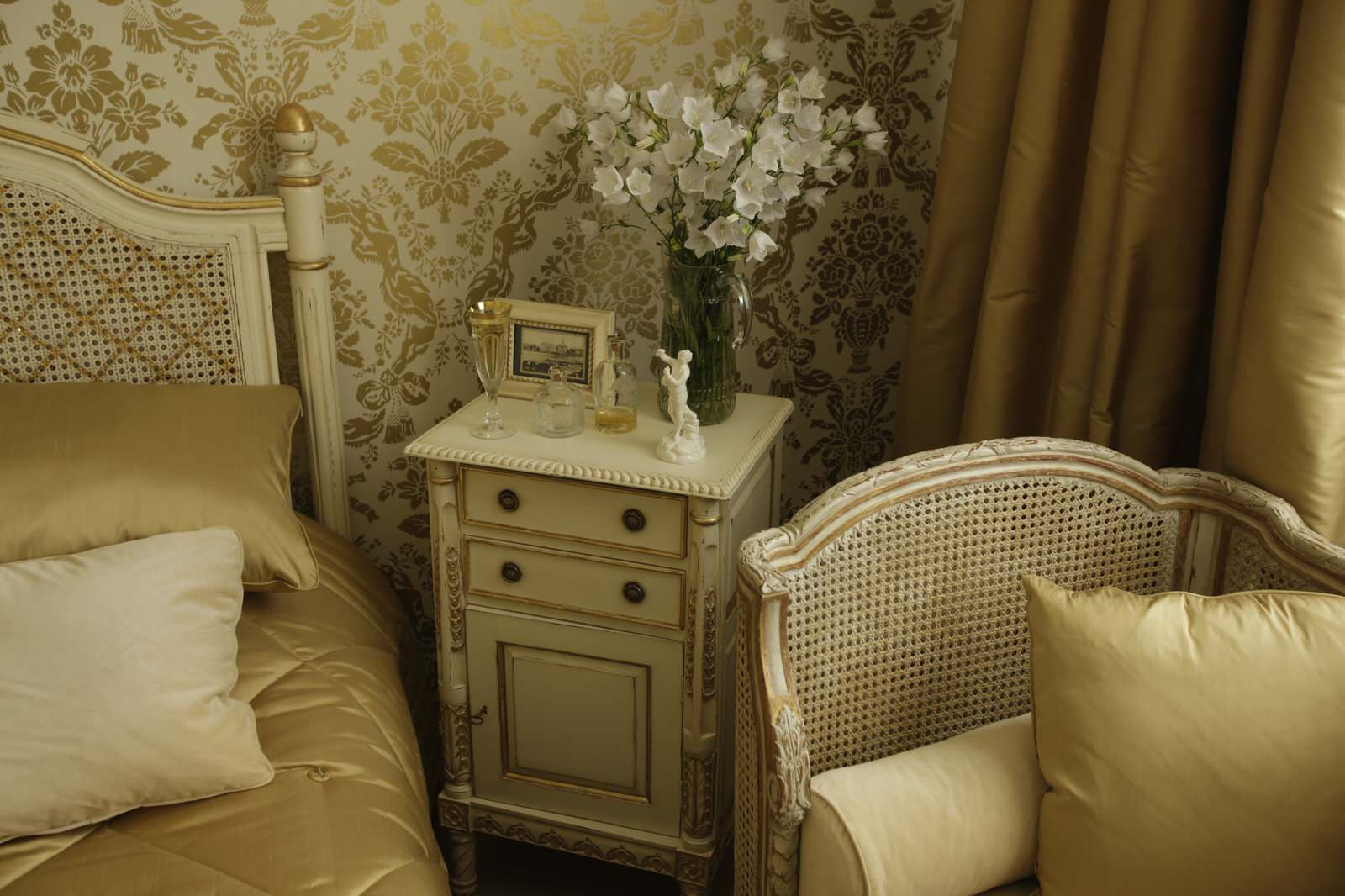 Обложка альбома: Bedroom