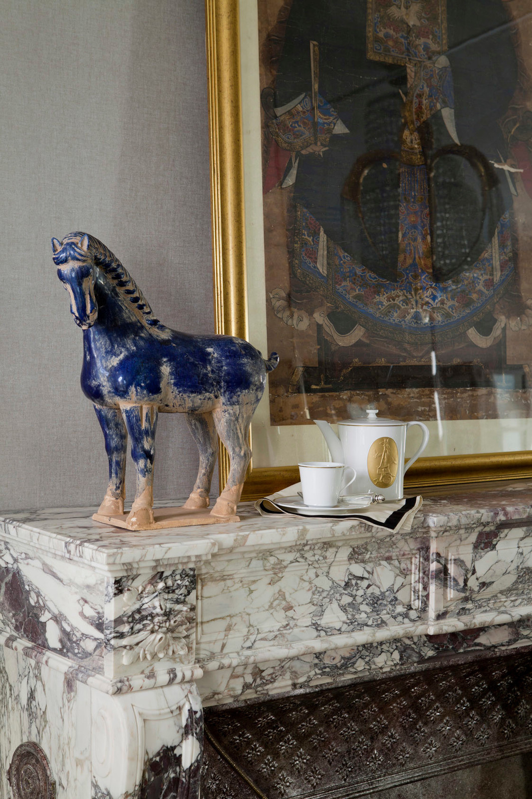 В серой дымке