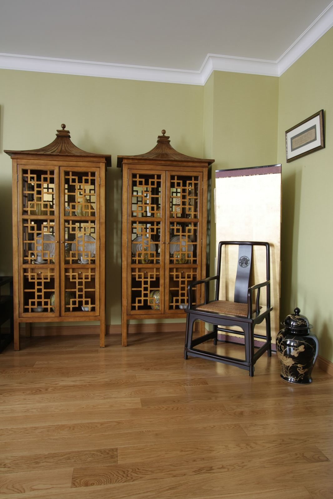 Обложка альбома: шкаф