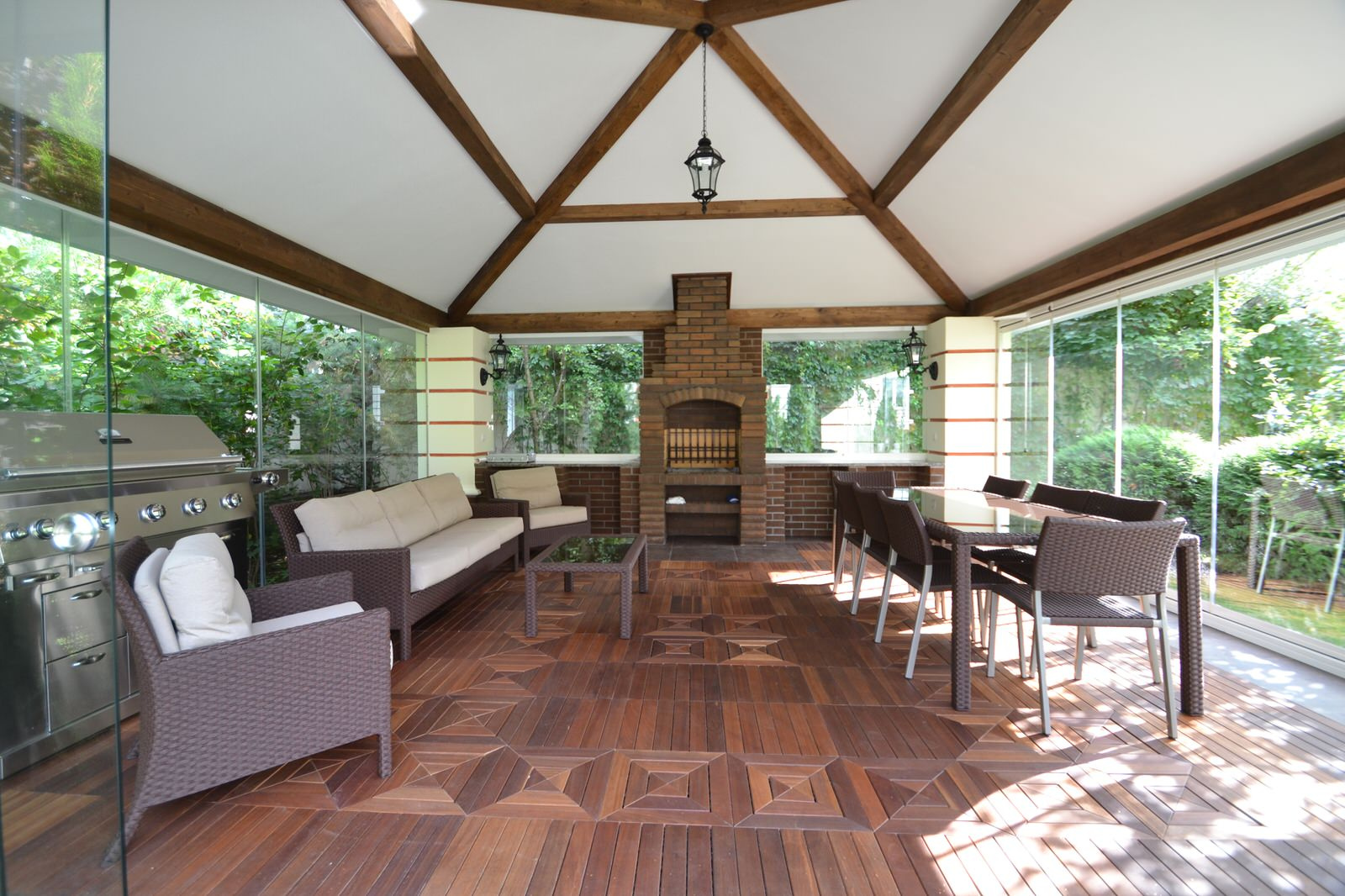 Просто фото: Летние кухни из 37 российских проектов