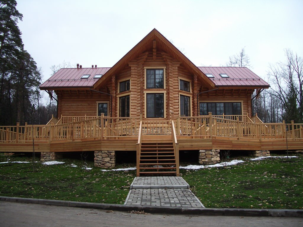 Гостевой дом. Калиброванное бревно. Канадская рубка. Диаметр 35-45 см.