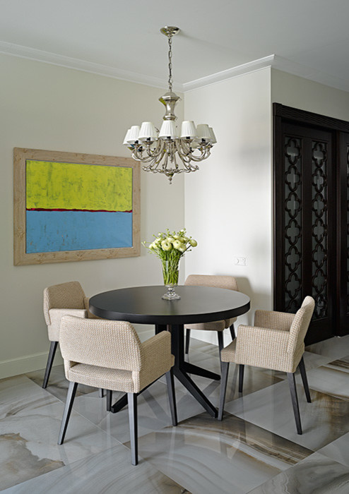 Houzz тур: Парадный интерьер с замаскированной кухней