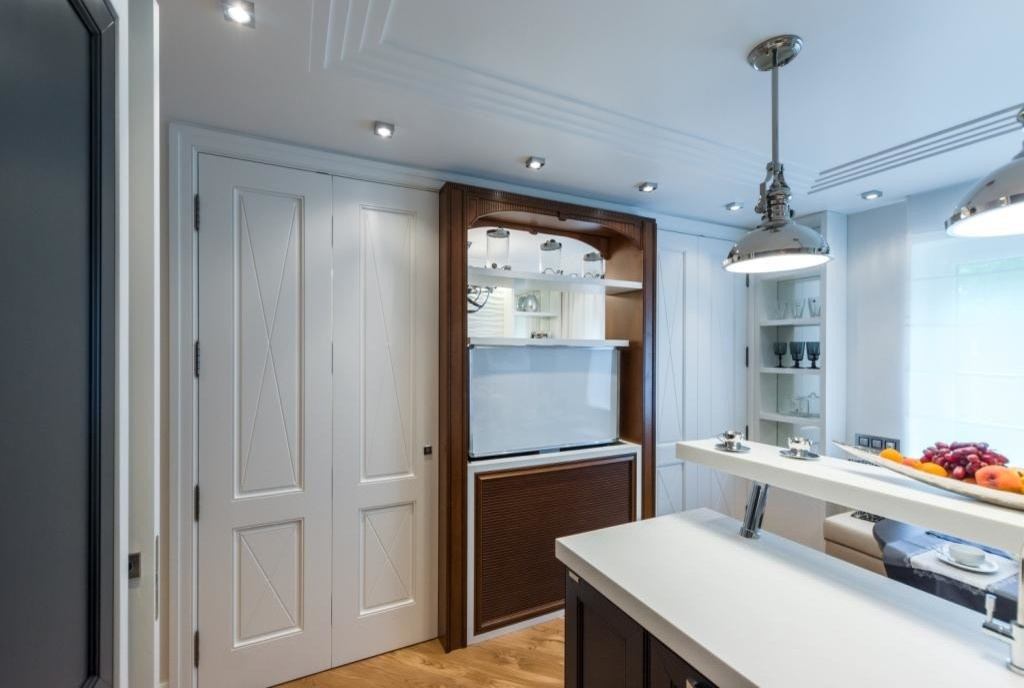 Кухня с иллюминатором