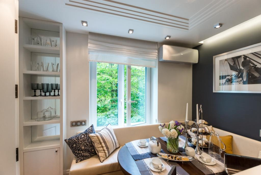 Кухня с иллюминатором