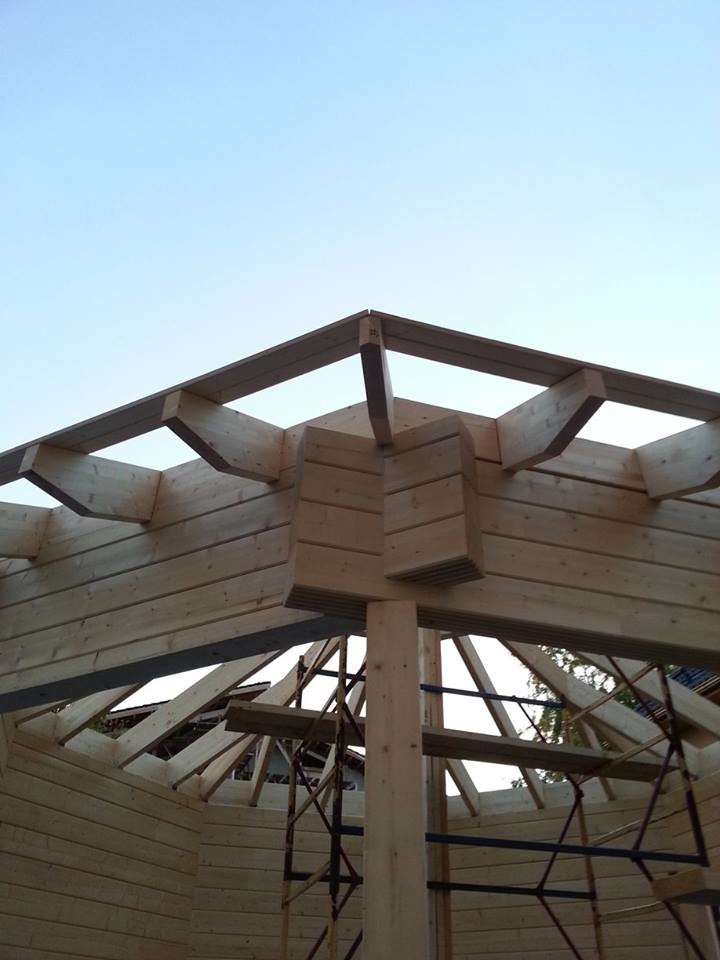 "Восемь граней"