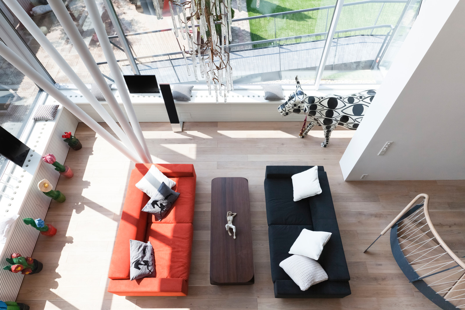 Houzz тур: Дом под Москвой с оригинальным пандусом и винтовой лестницей