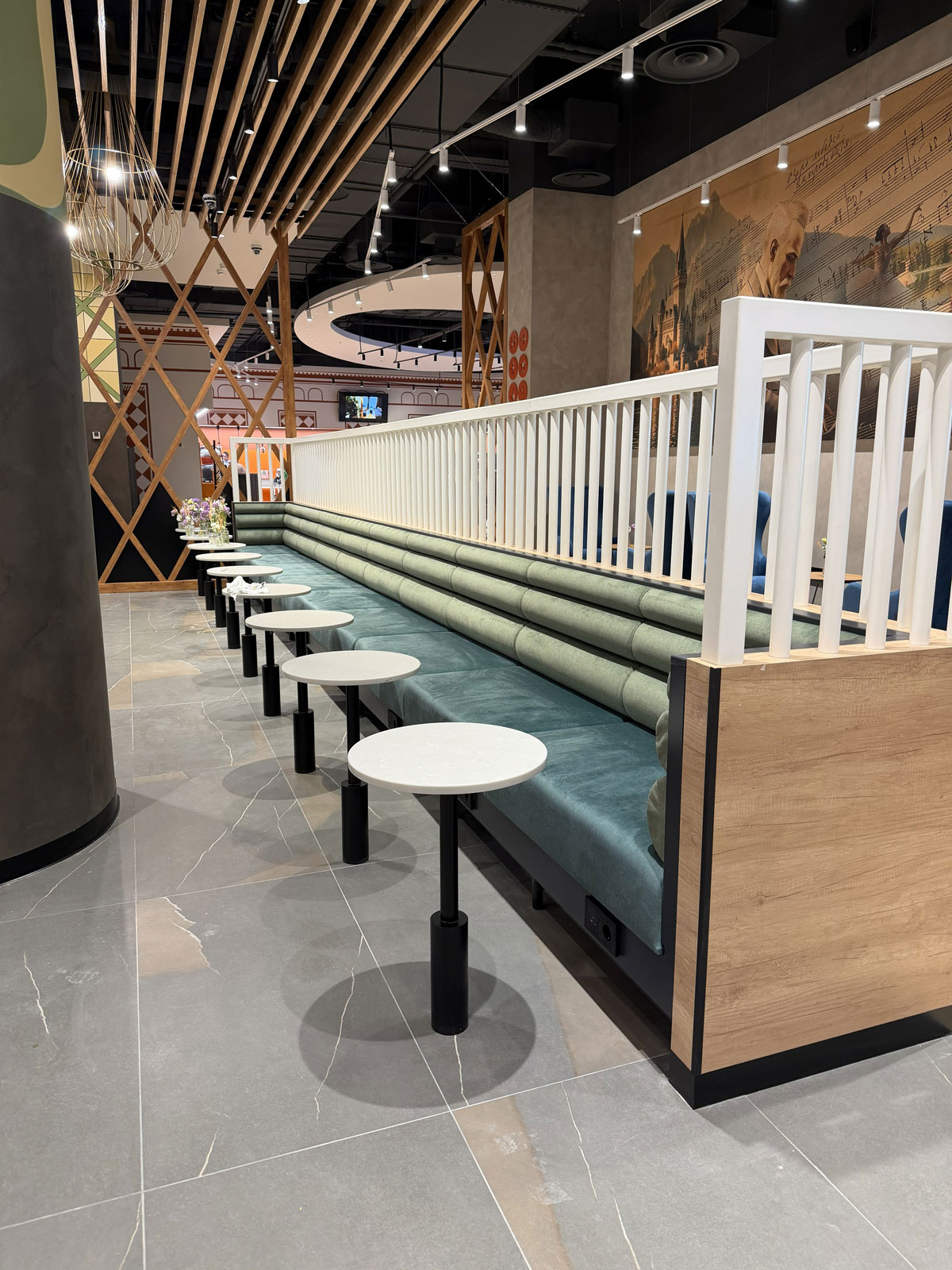 Аэропорт Внуково им. А. Н. Туполева, бизнес-зал «Чайковский»