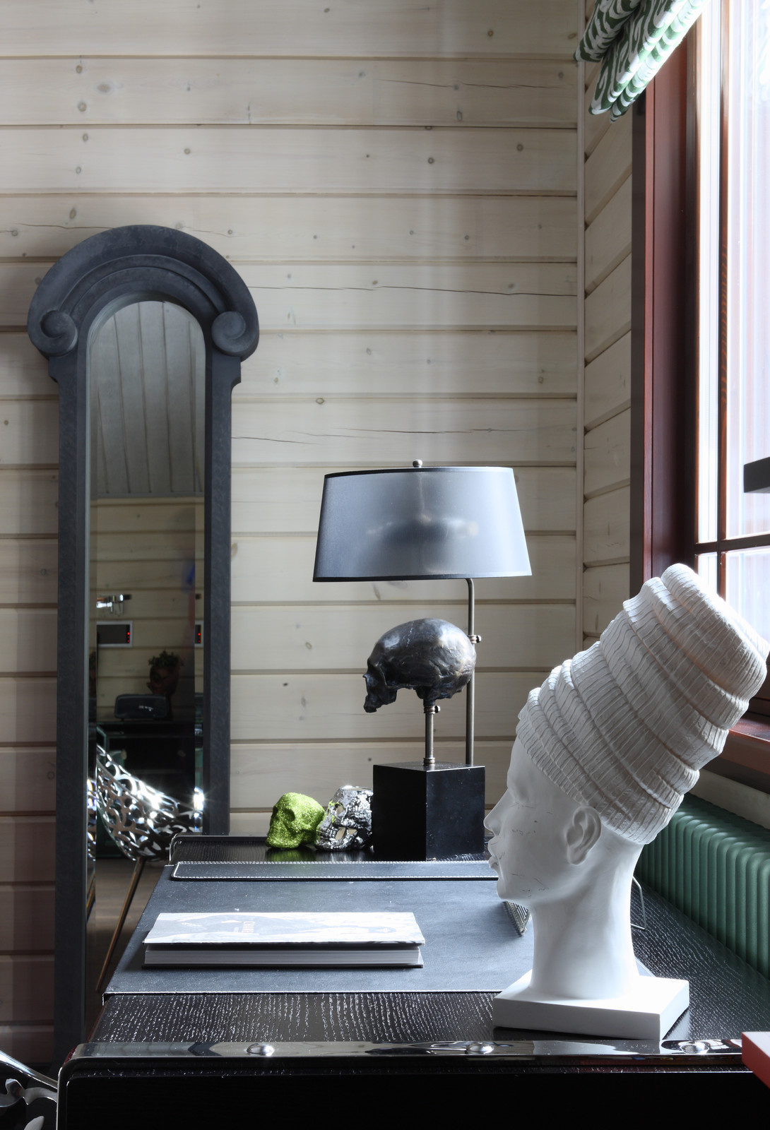 Красной Линией