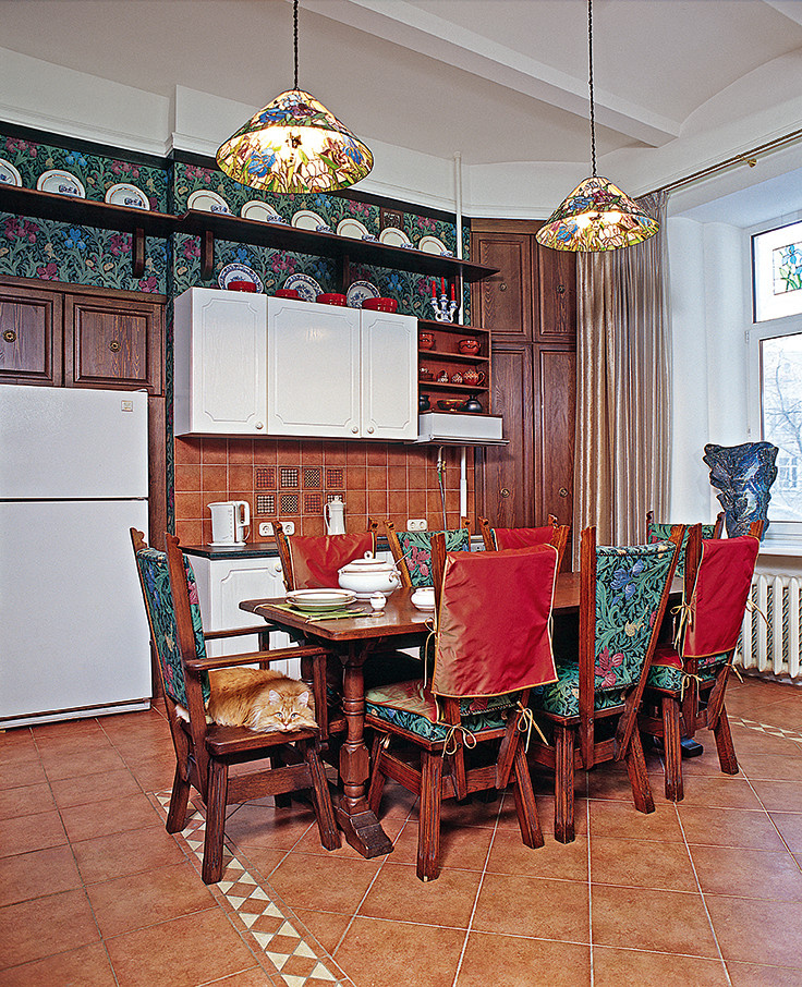 "Старая московская Квартира в стиле Arts & Crafts"