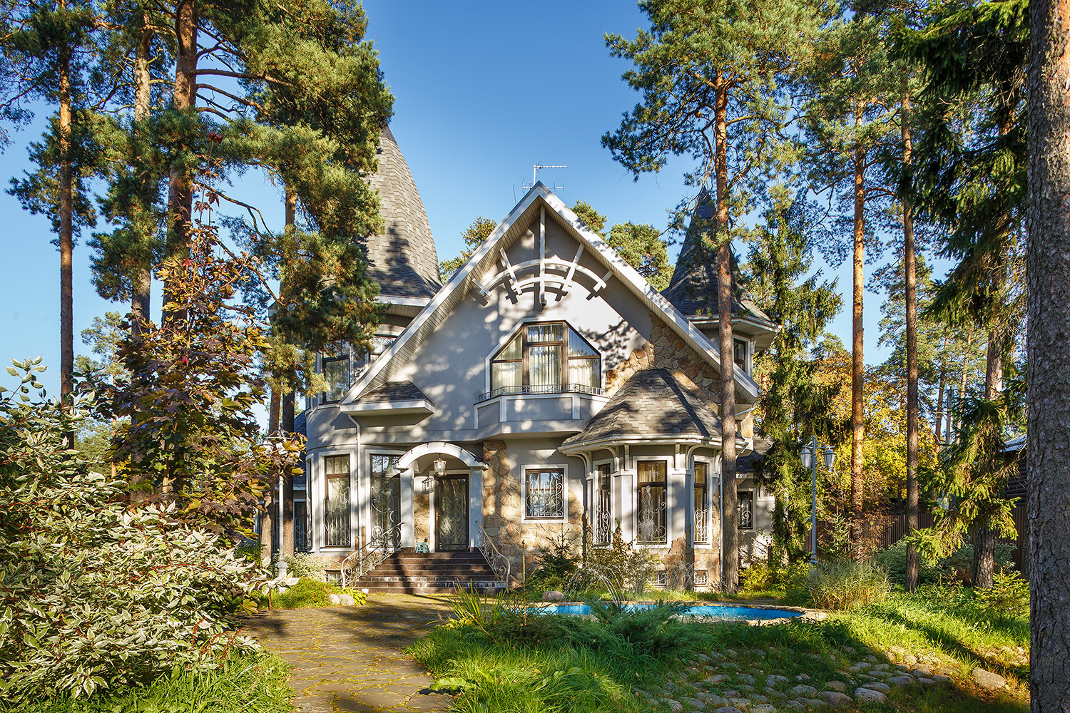 Дом в пригороде Санкт-Петербурга