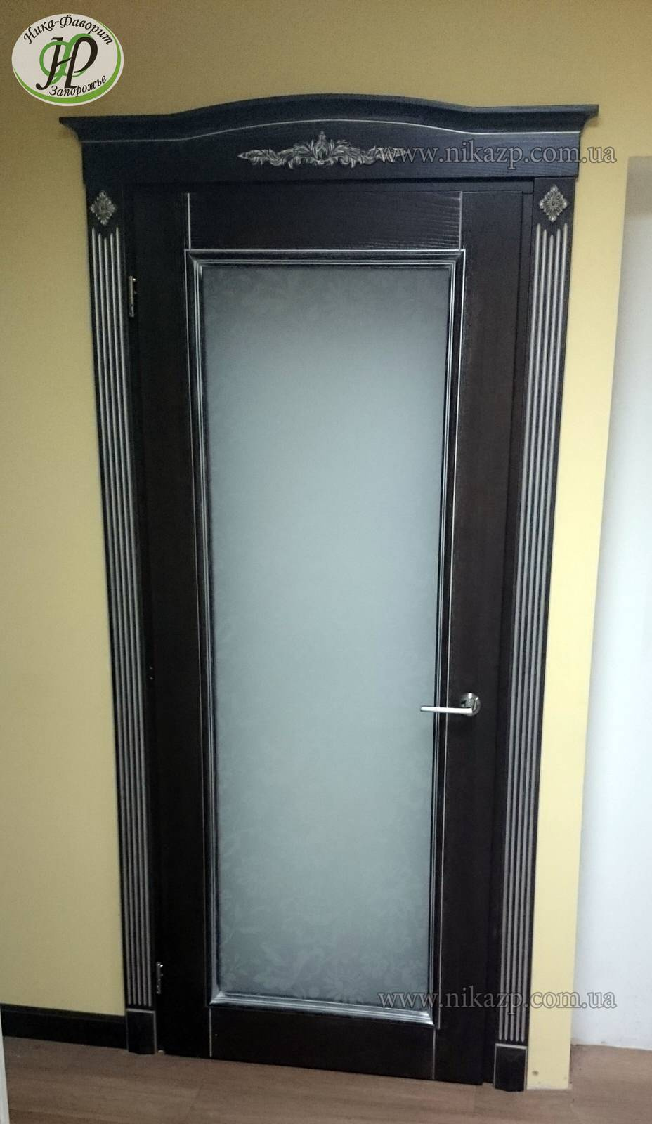 CUSTOM ELITE WOODEN DOORS WITH DECORS, PATINA, GLASS. Двери на заказ из массива
