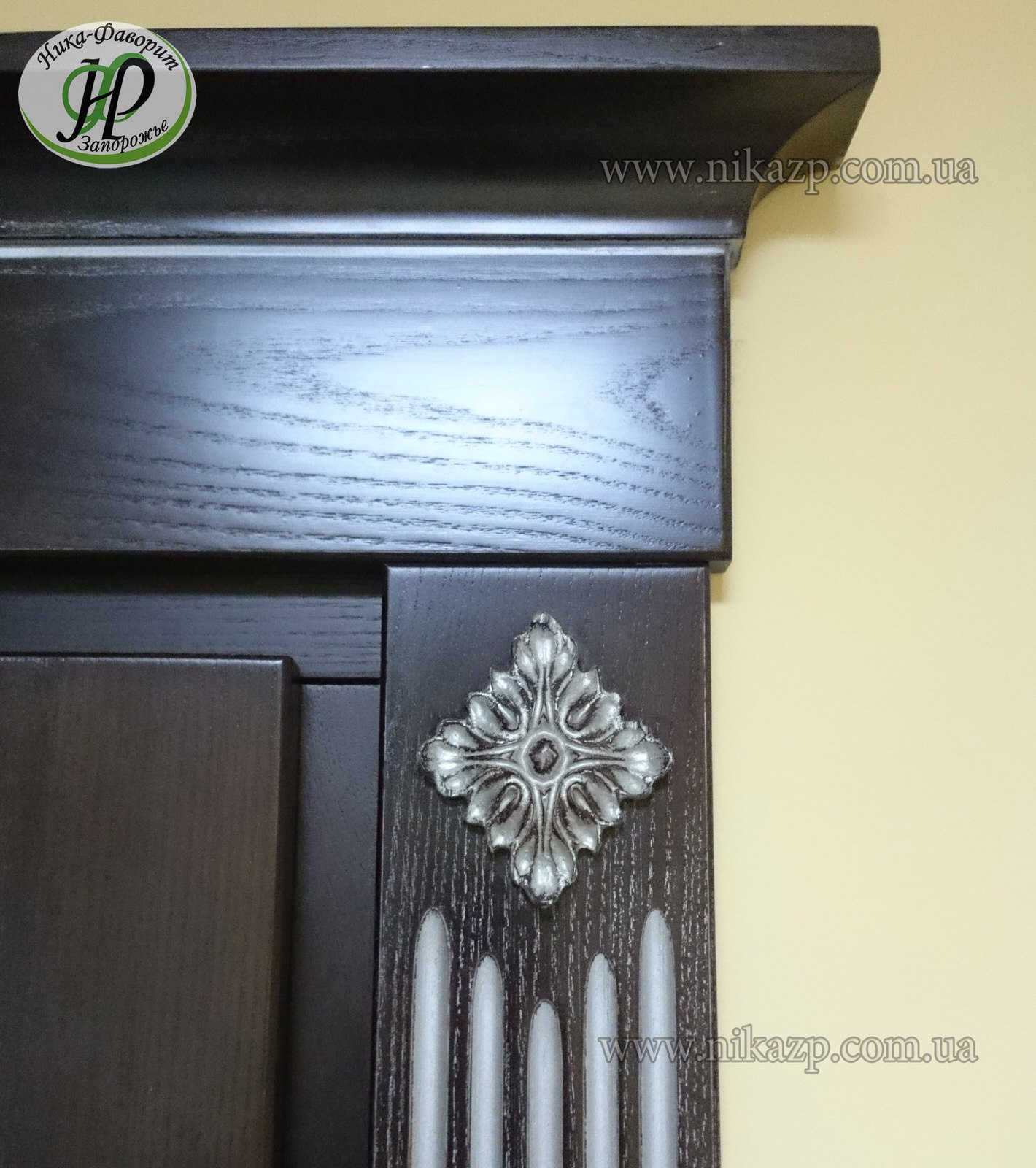 CUSTOM ELITE WOODEN DOORS WITH DECORS, PATINA, GLASS. Двери на заказ из массива