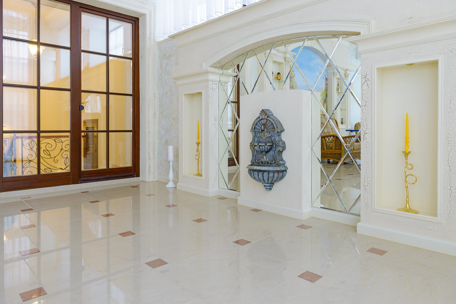 Внутренняя отделка особняка в поселке Маленькая Италия