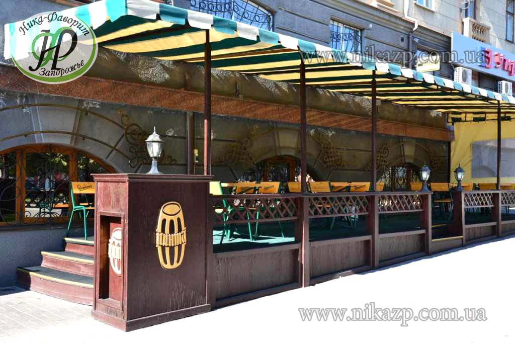 Restaurant wooden summer ground. Summer platform. Летняя площадка ресторана