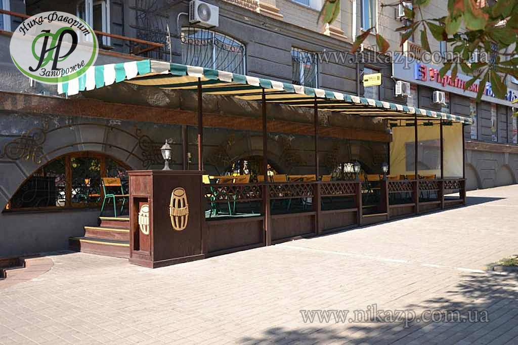 Restaurant wooden summer ground. Summer platform. Летняя площадка ресторана