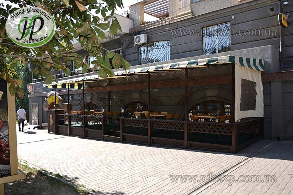 Restaurant wooden summer ground. Summer platform. Летняя площадка ресторана