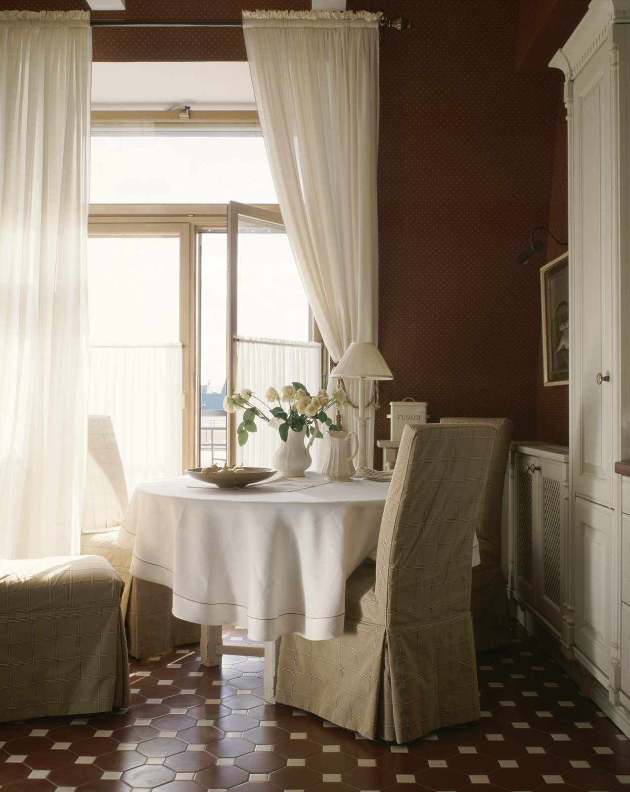 Обложка проекта: Несложная квартира белыми стихами