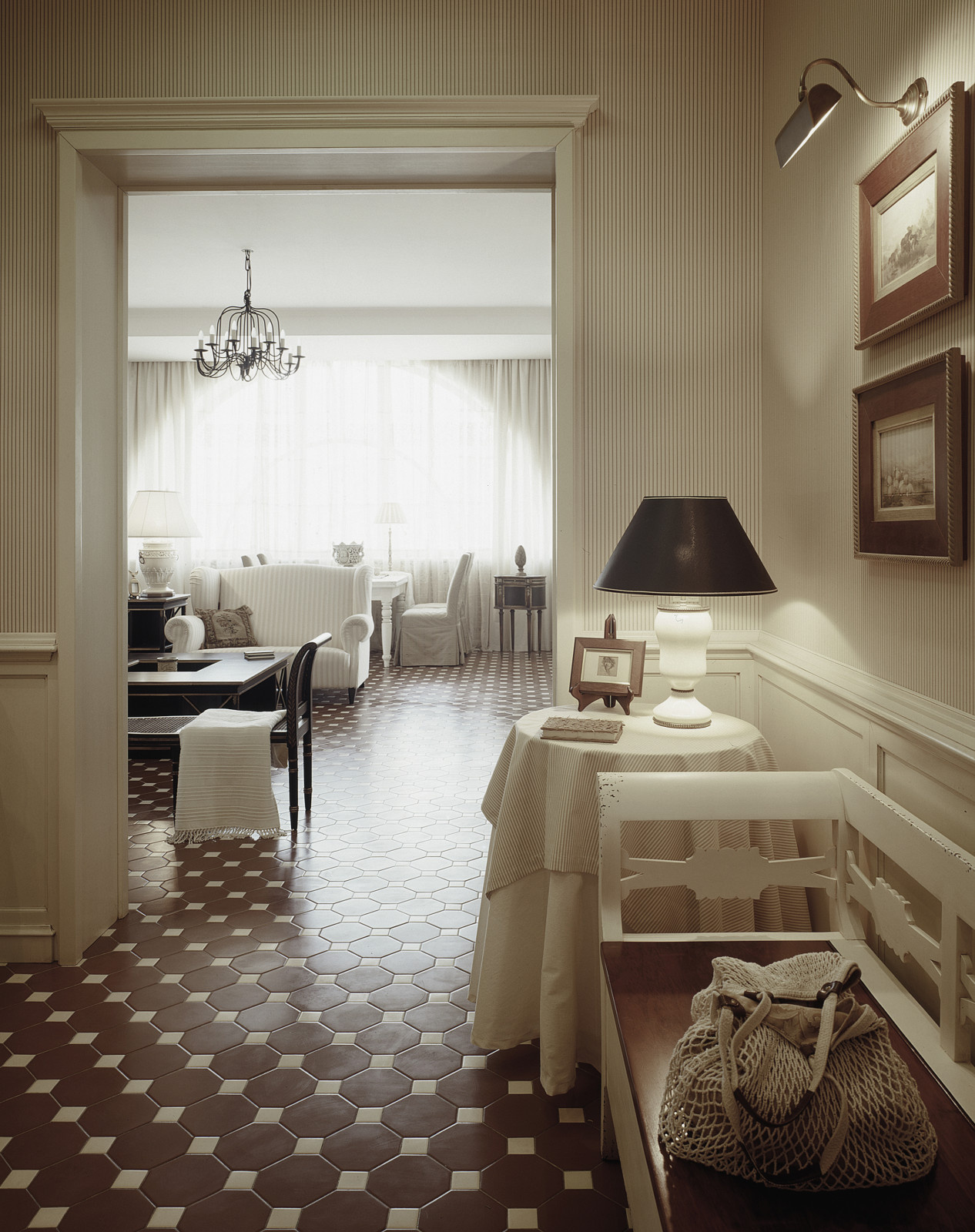 Несложная квартира белыми стихами