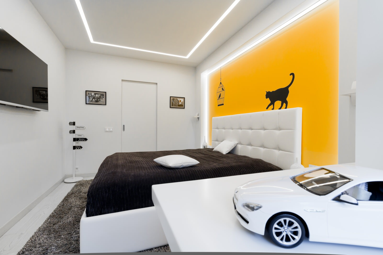 Houzz тур: Московская квартира с умным светом и яркими акцентами