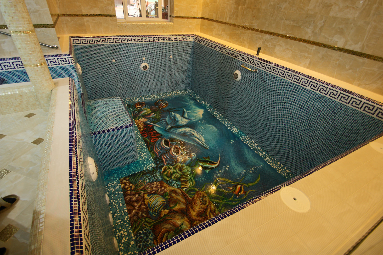 Панно из мозаики