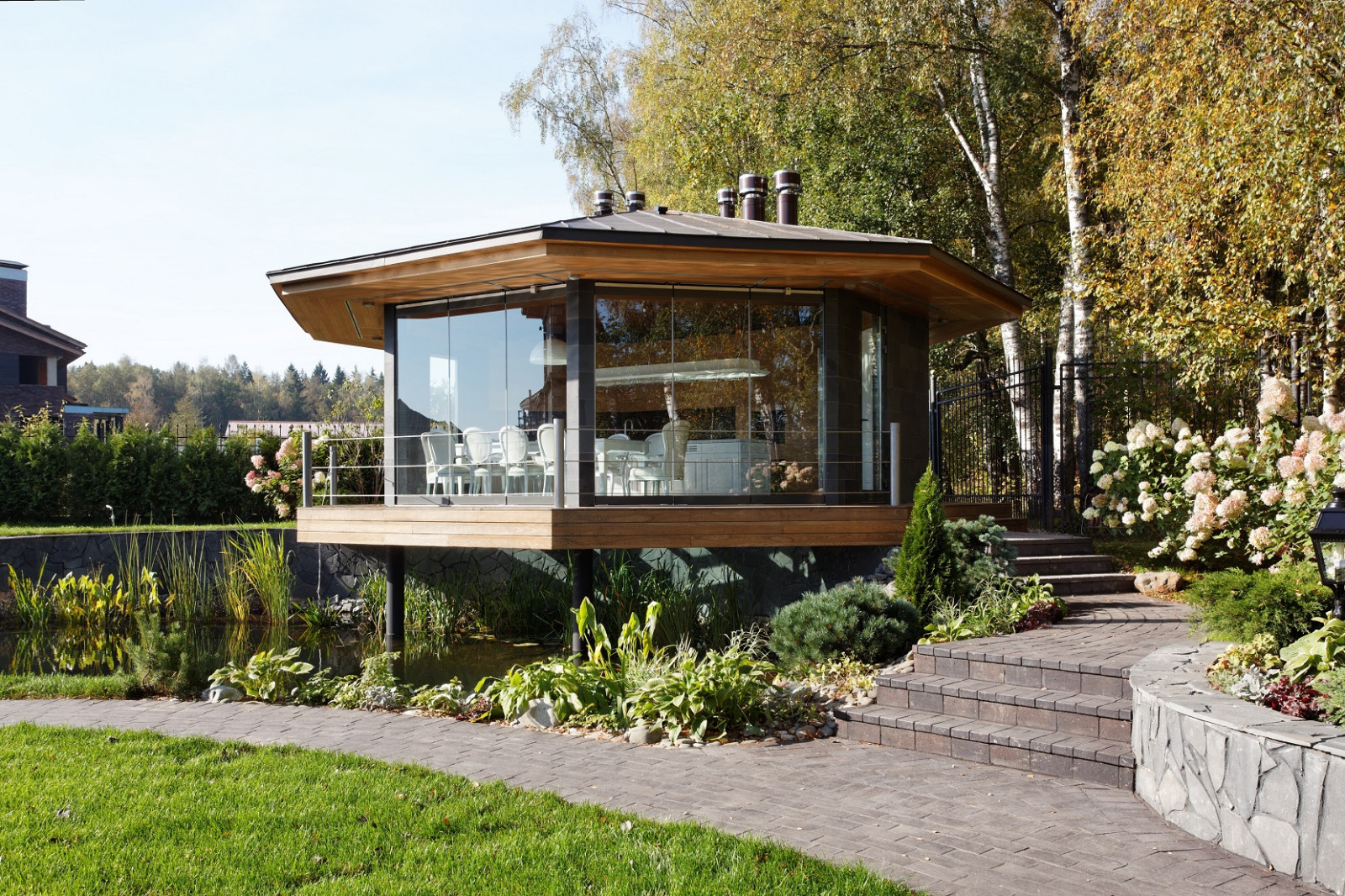 Обложка альбома: беседка