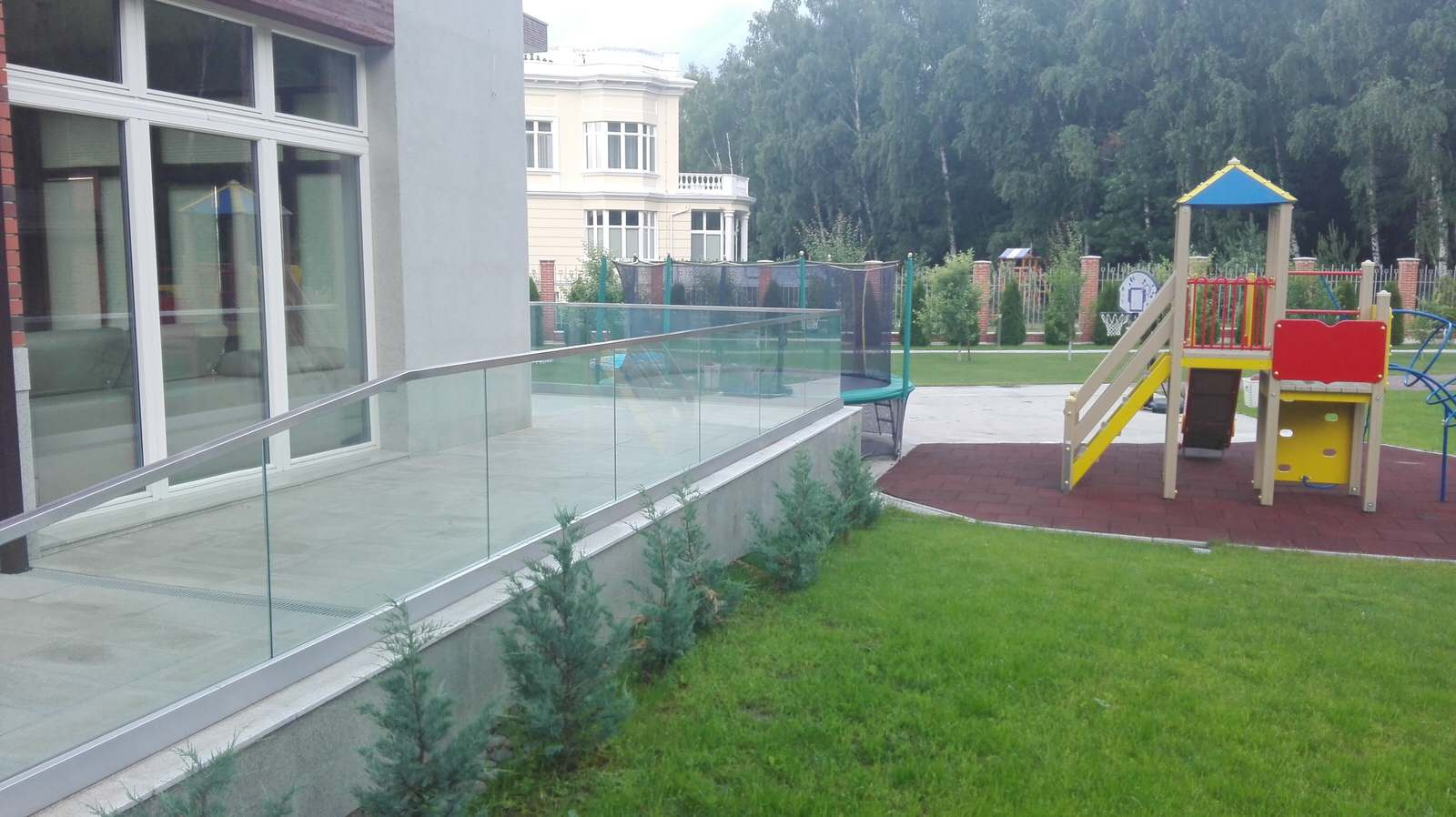КП Аврора - Ограждение из стекла