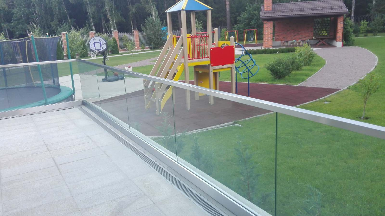 КП Аврора - Ограждение из стекла