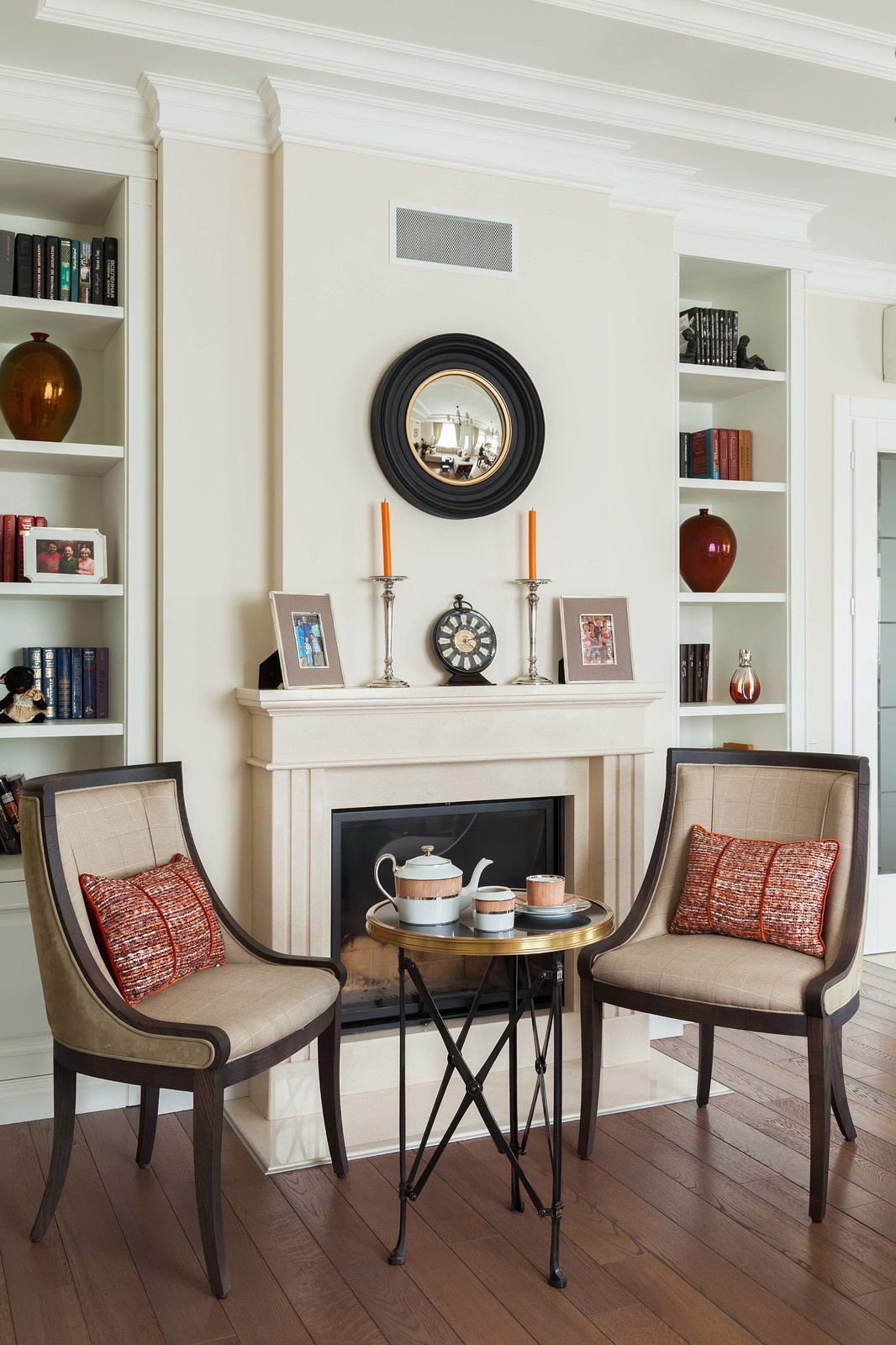 Обложка альбома: камин